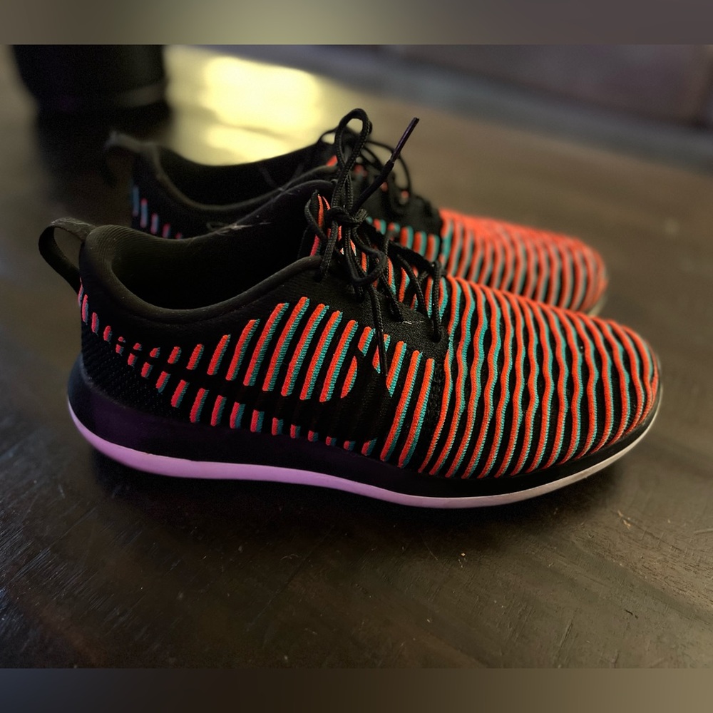 Nike Roshe Sneakers